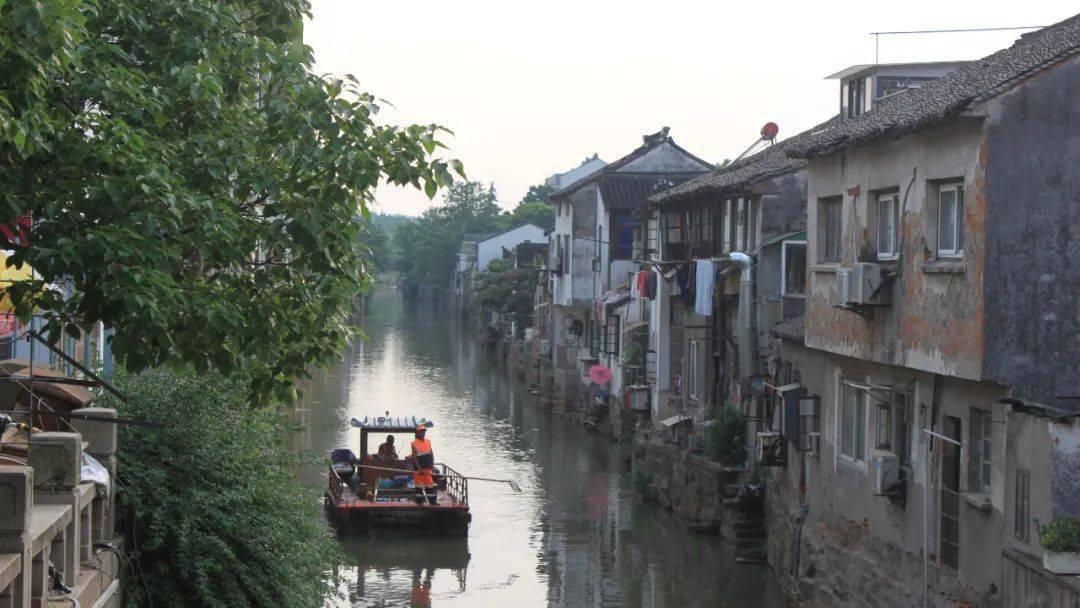迷失在黑洞里